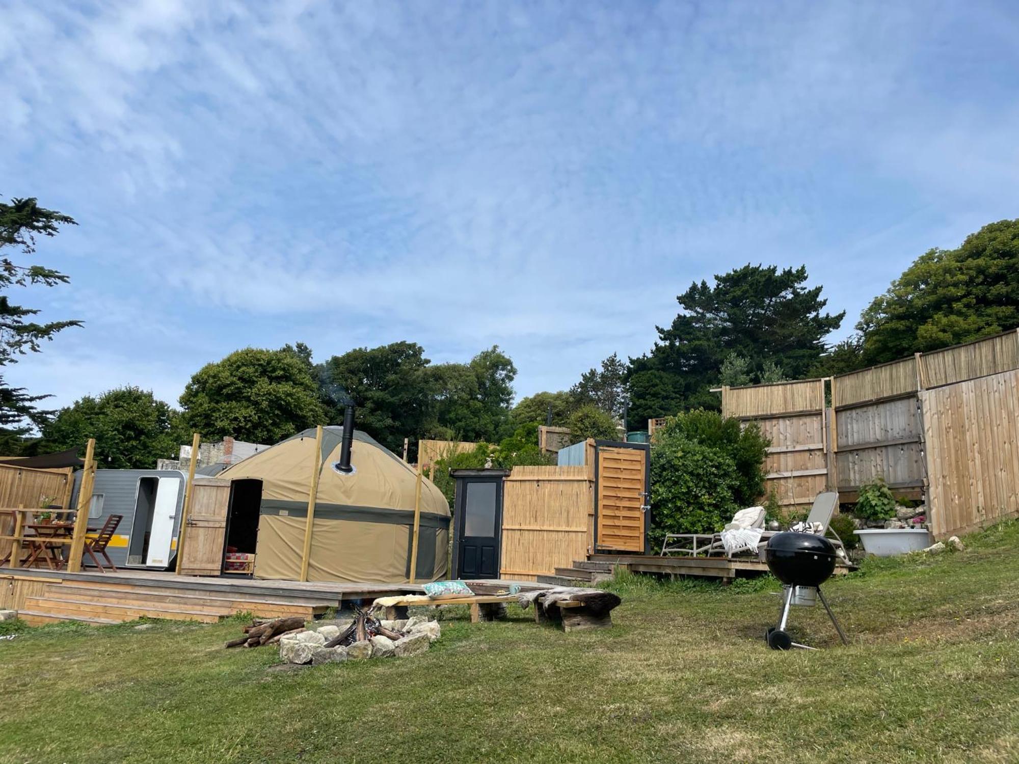 Puckaster Cove Garden Yurt Hotel Niton Kültér fotó